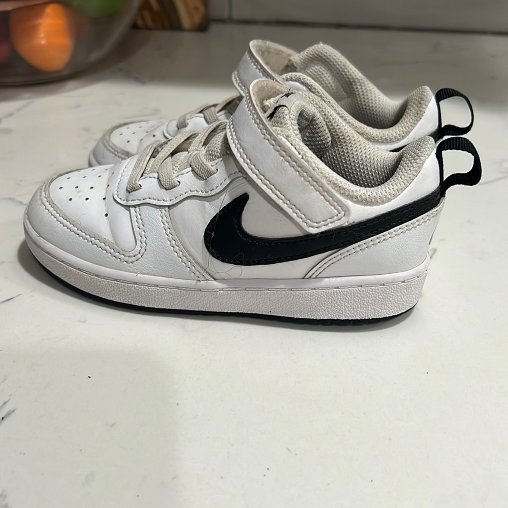 Nike shoes white size 9